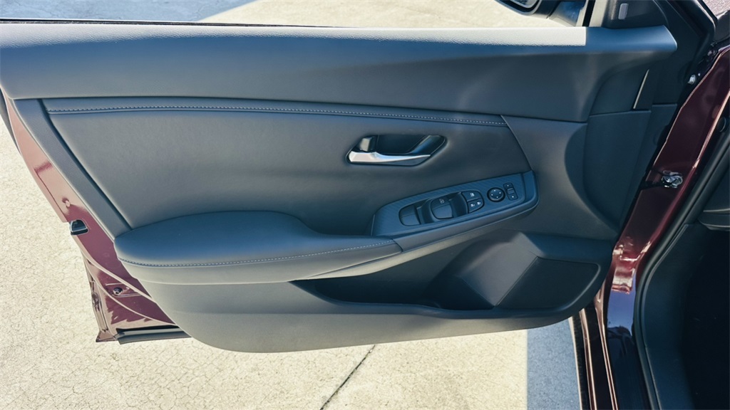 2025 Nissan Sentra SV photo 12