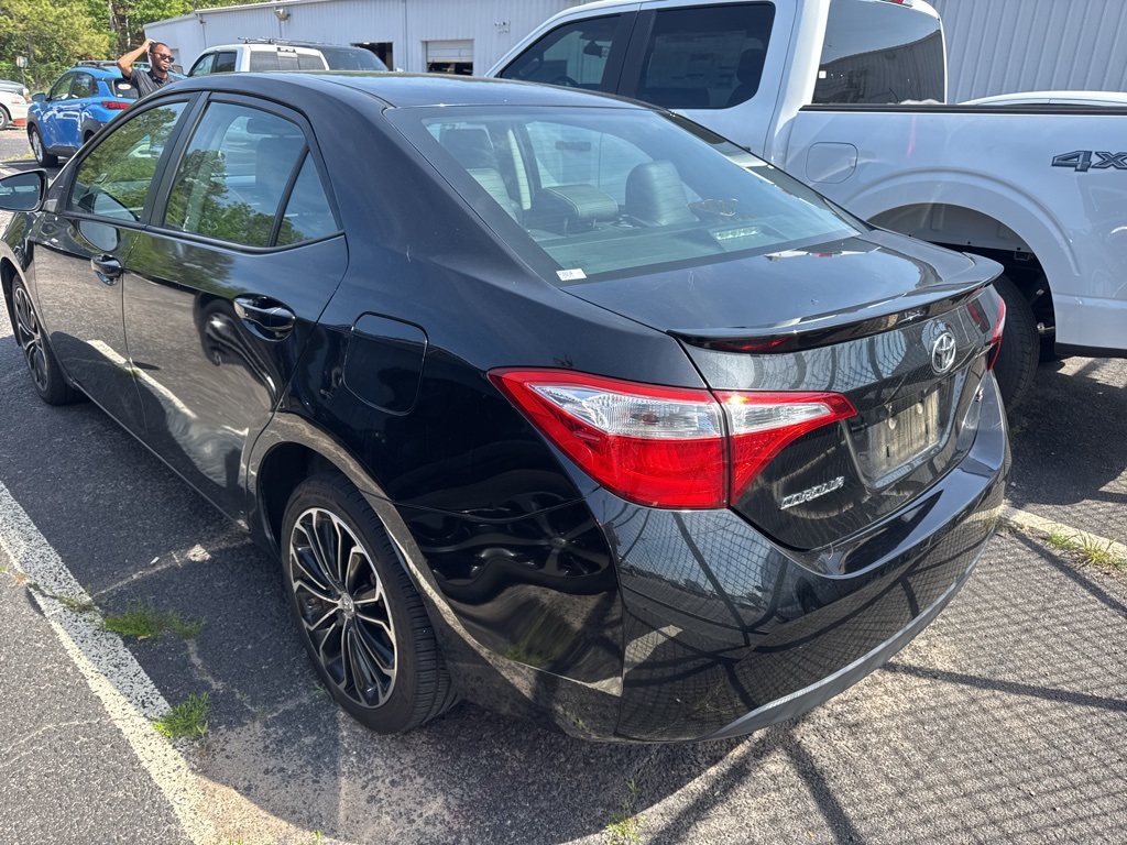 2015 Toyota Corolla Plus photo 3