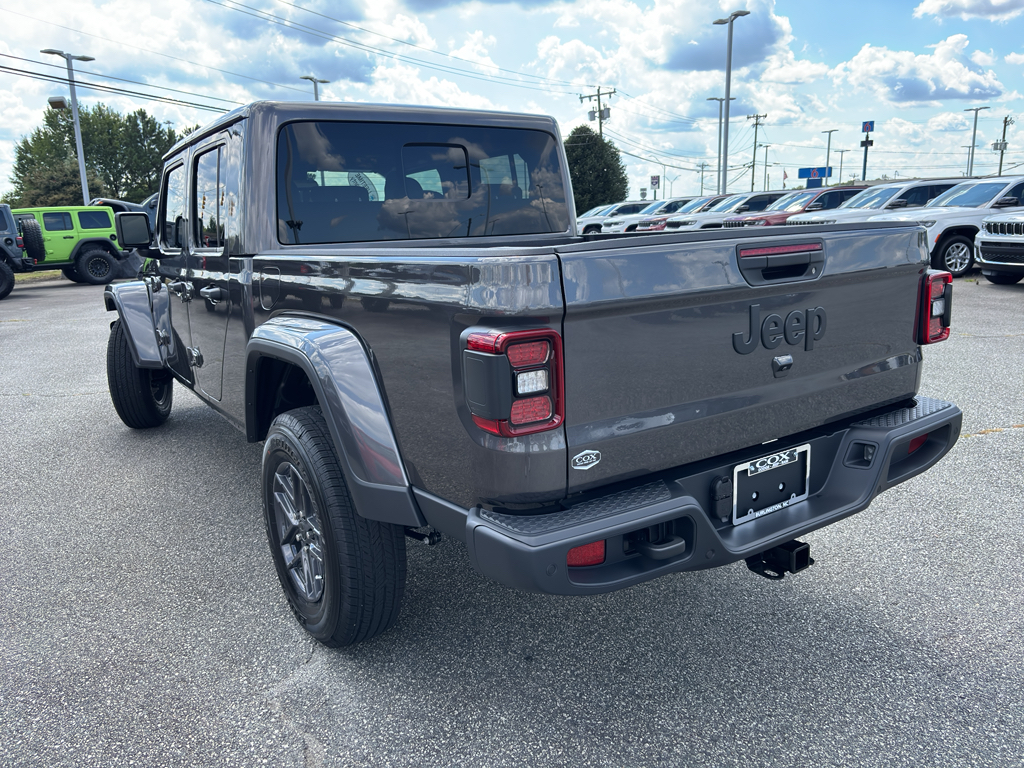2025 Jeep Gladiator Sport photo 2