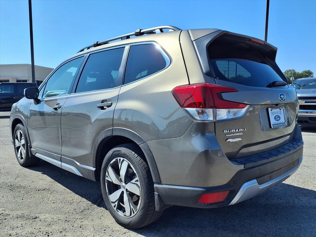2021 Subaru Forester Touring photo 2