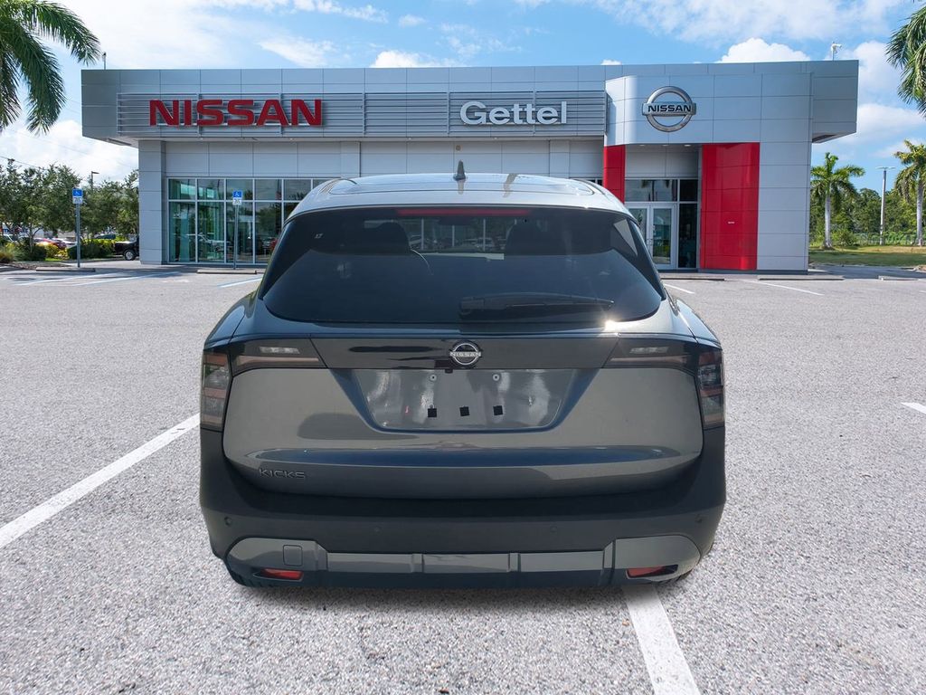 2025 Nissan Kicks SV photo 6