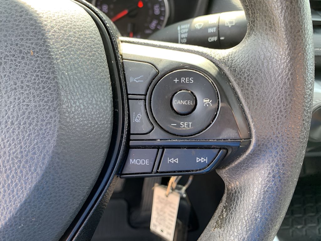 2019 Toyota RAV4 LE photo 23