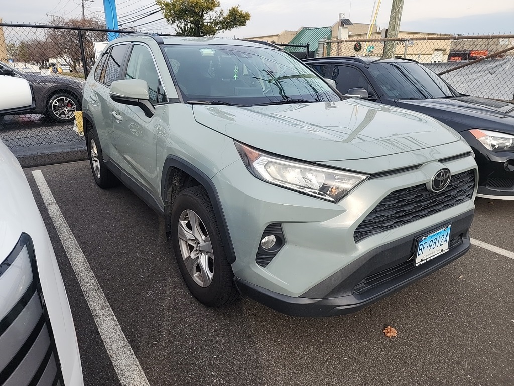 2019 Toyota RAV4 XLE's photo