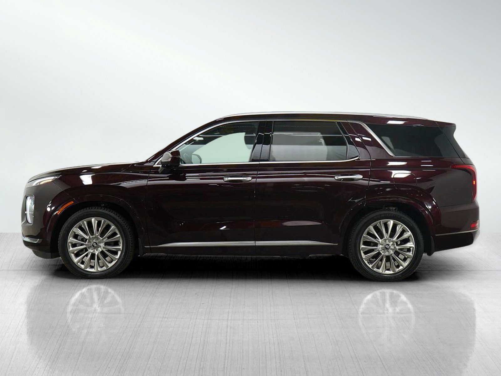 Used 2020 Hyundai Palisade Limited with VIN KM8R5DHE9LU027481 for sale in Minneapolis, Minnesota