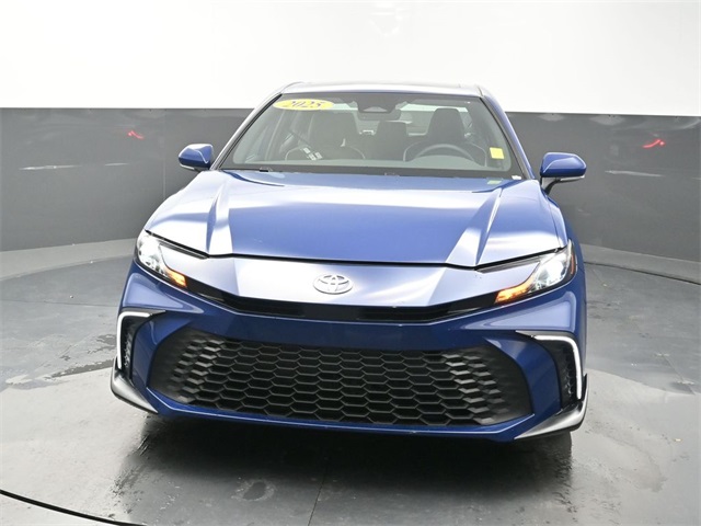 2025 Toyota Camry SE photo 2