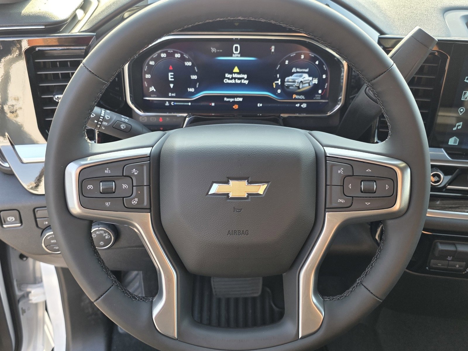 2025 Chevrolet Silverado 1500 LT photo 28