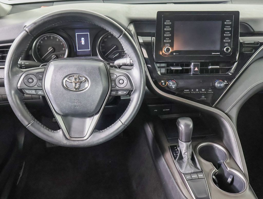 2022 Toyota Camry SE photo 12