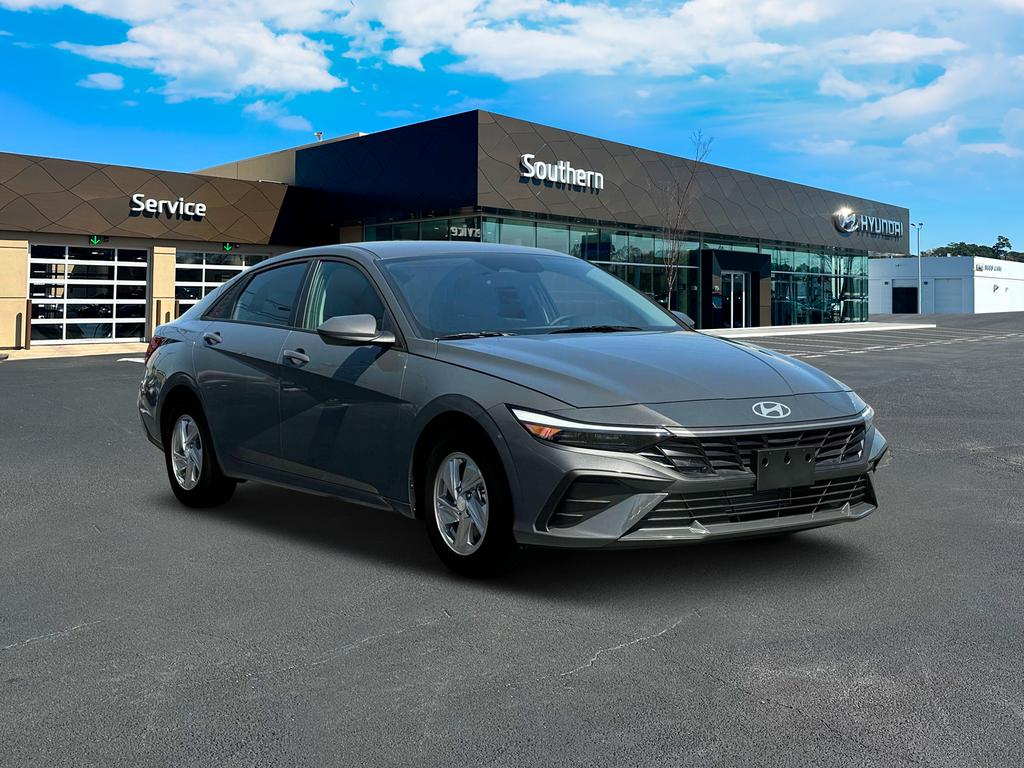 2025 Hyundai Elantra SE photo 10