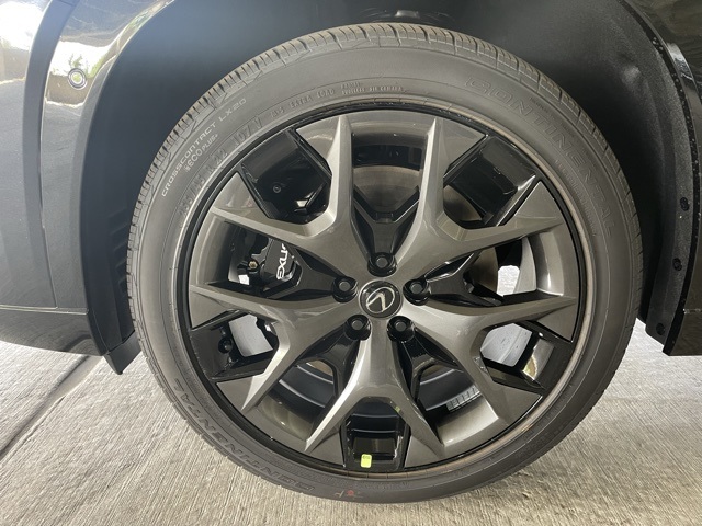 2025 Lexus TX 500h F SPORT Performance Premium photo 2