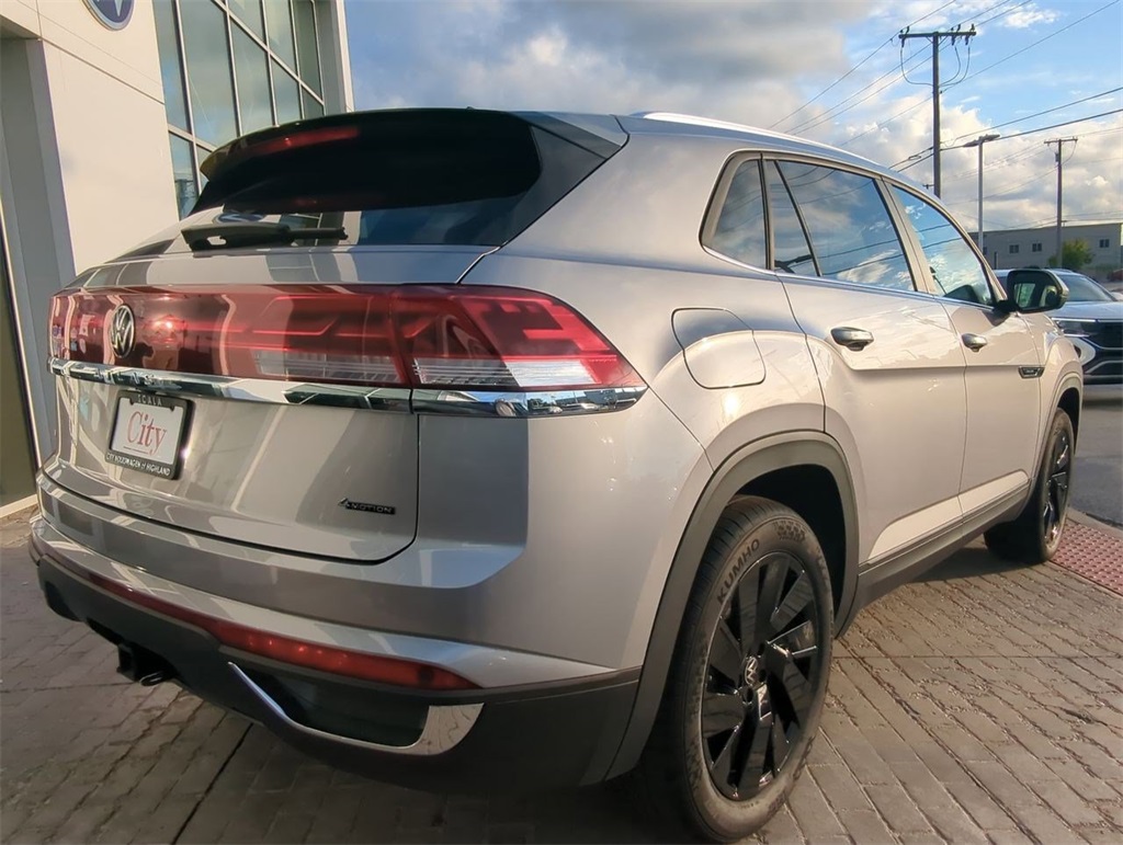 2025 Volkswagen Atlas Cross Sport SE Technology photo 4
