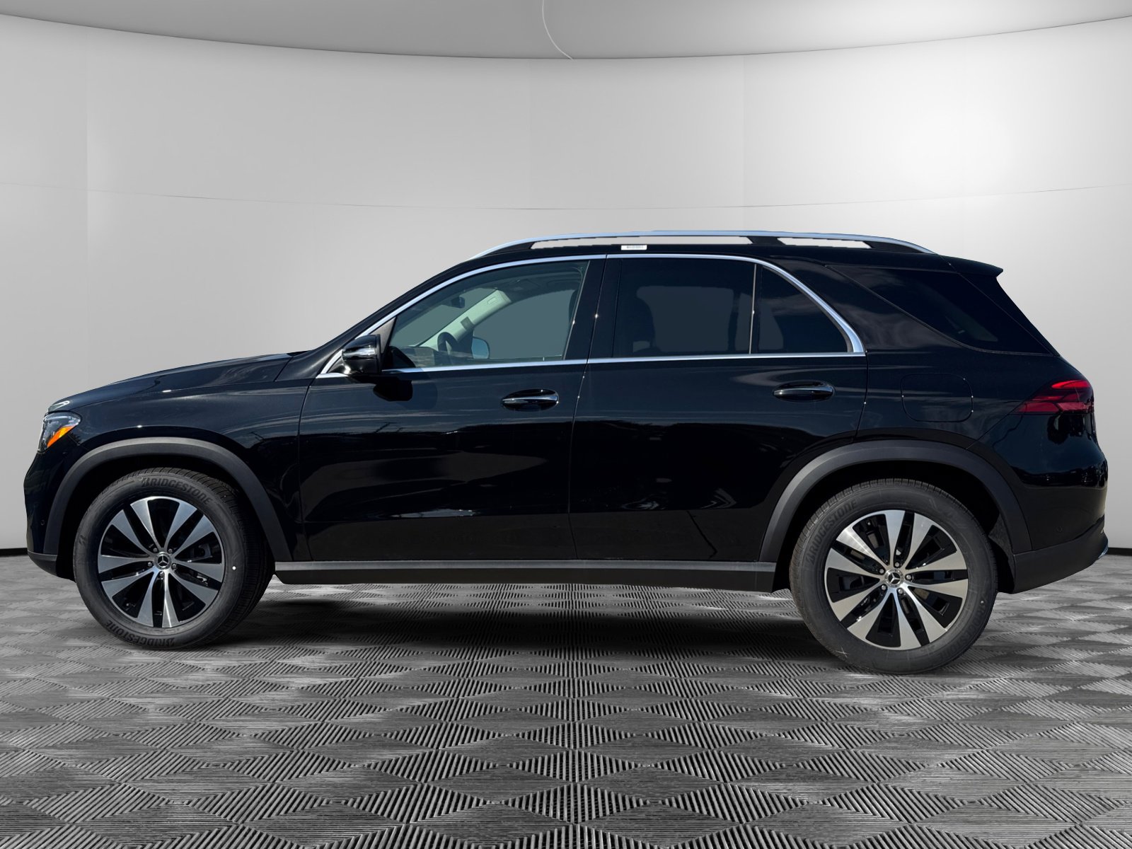 2026 Mercedes Benz GLE 450 4MATIC photo 2