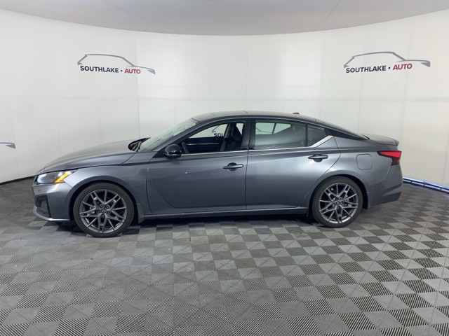 2024 Nissan Altima SR photo 5