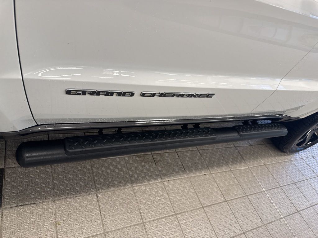 2018 Jeep Grand Cherokee Limited photo 2