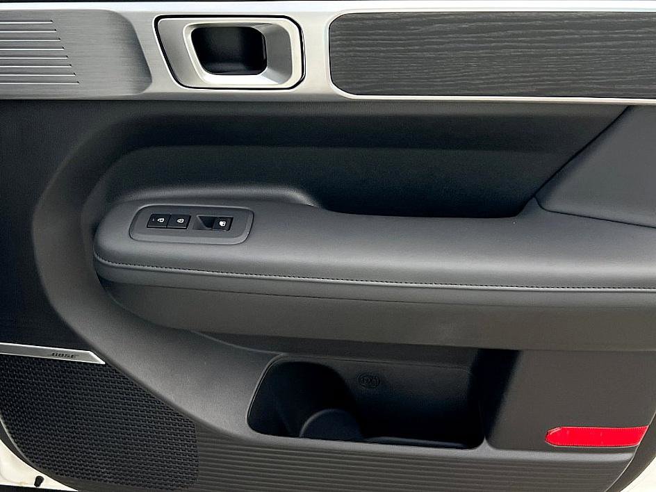 2025 Hyundai Santa Fe Limited photo 22