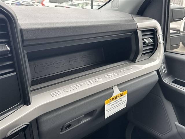 2024 Ford F-350 photo 16