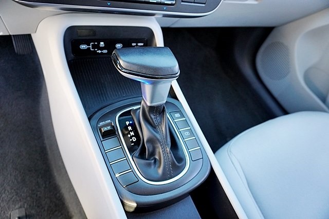 Used 2025 Blue Hyundai SEL image 29