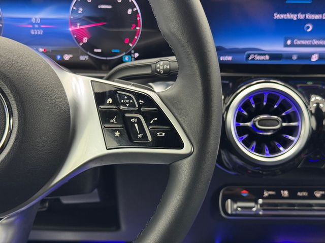 2025 Mercedes Benz GLB 250 photo 20