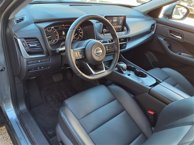 2024 Nissan Rogue SV photo 4