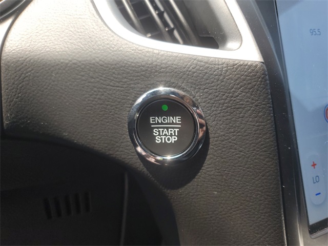 2022 Ford Edge SEL photo 23