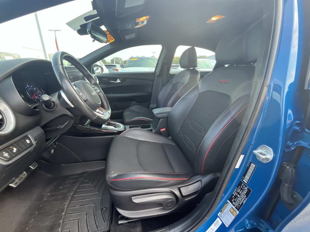 2023 Kia Forte GT photo 10