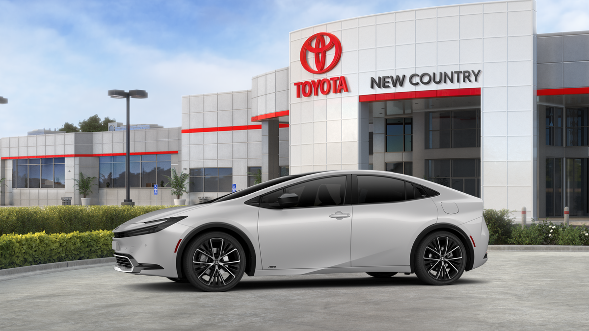 2026 Toyota Prius XLE photo 3