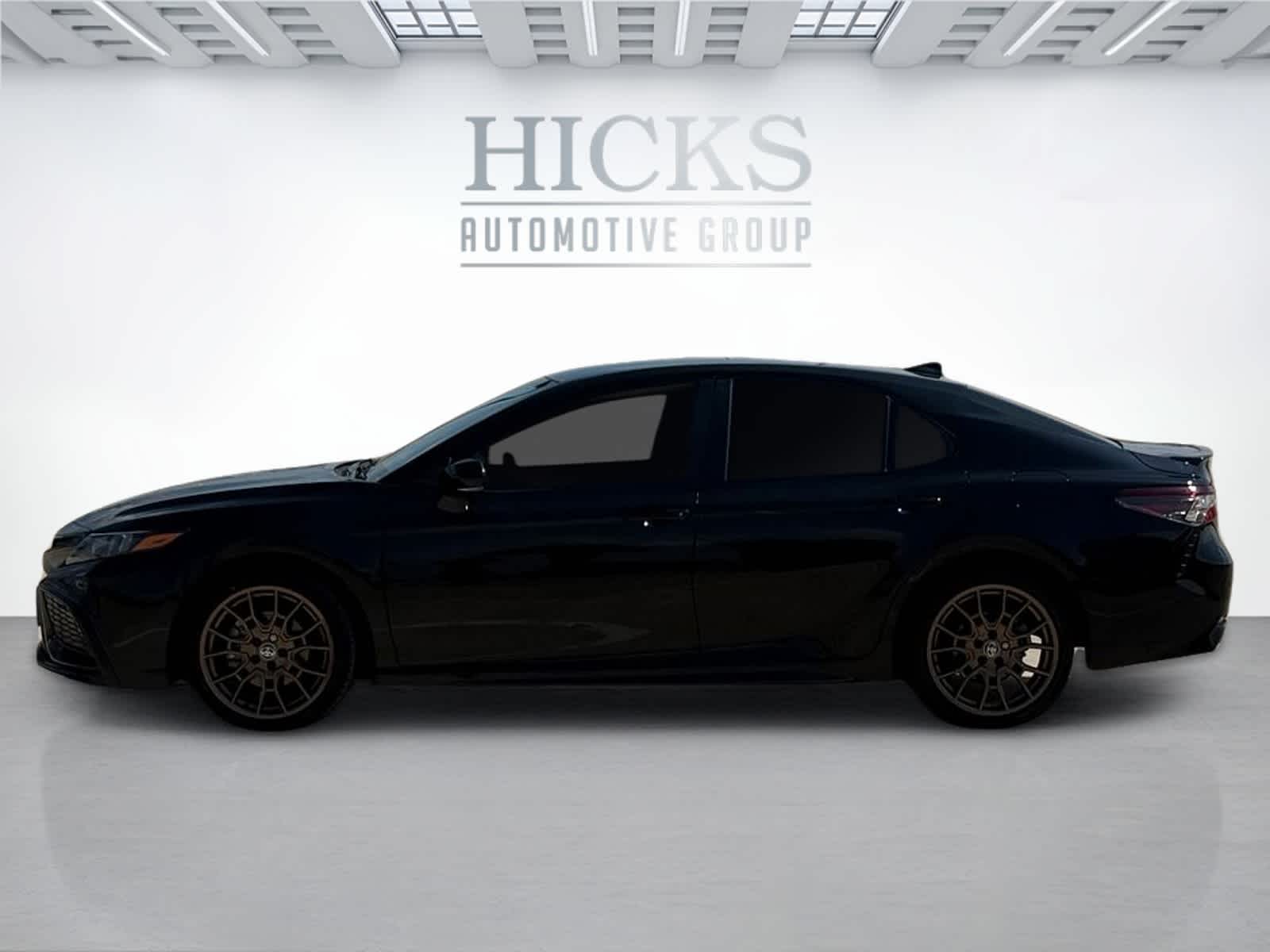 2024 Toyota Camry SE photo 3