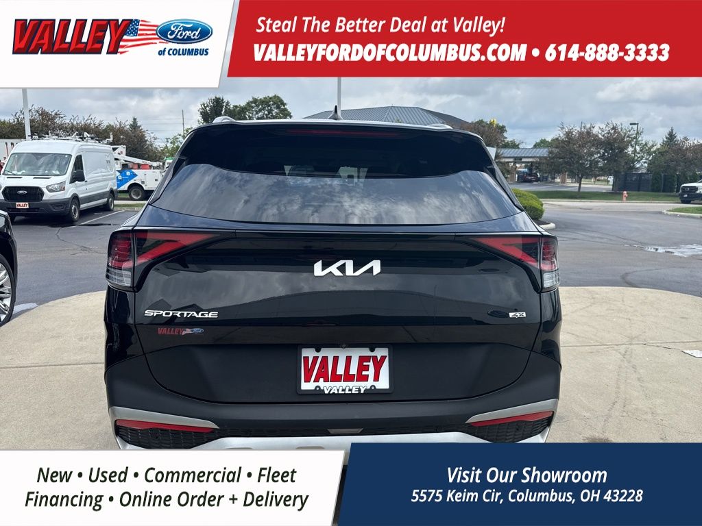 2023 Kia Sportage EX photo 2