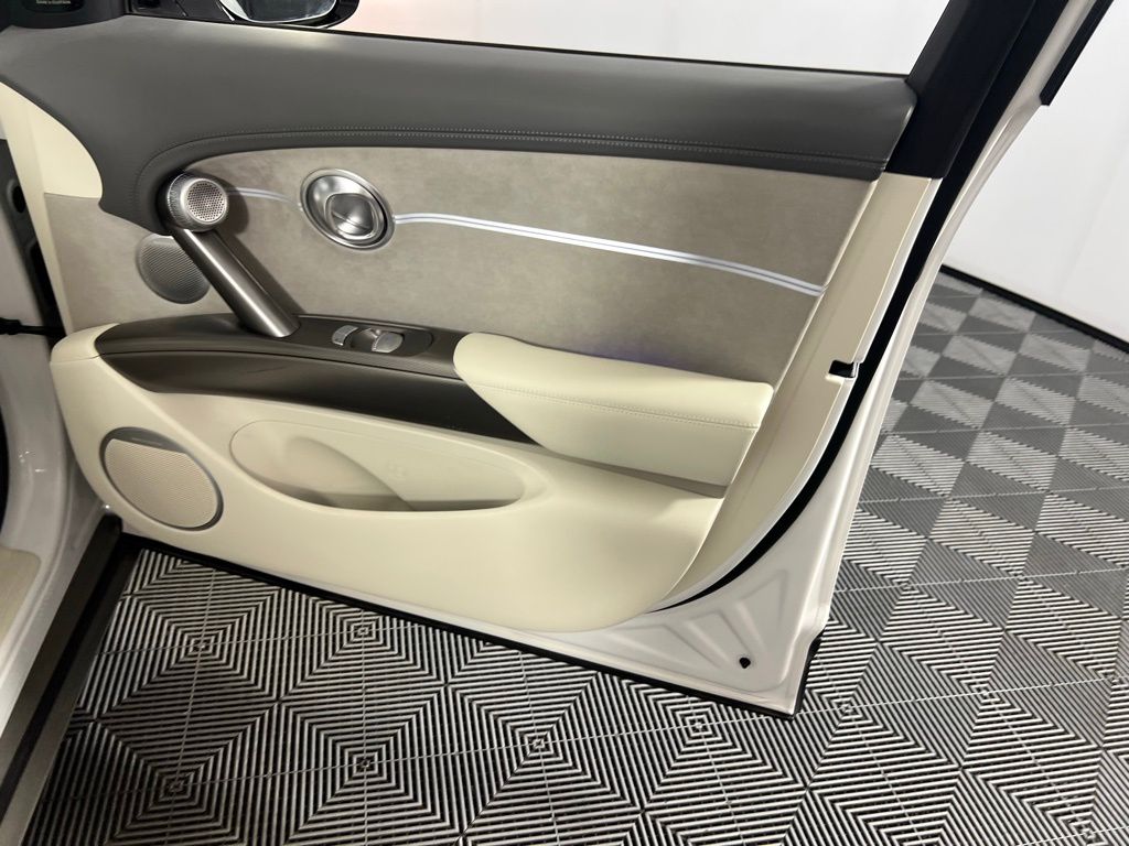 2023 Genesis GV60 Performance photo 30