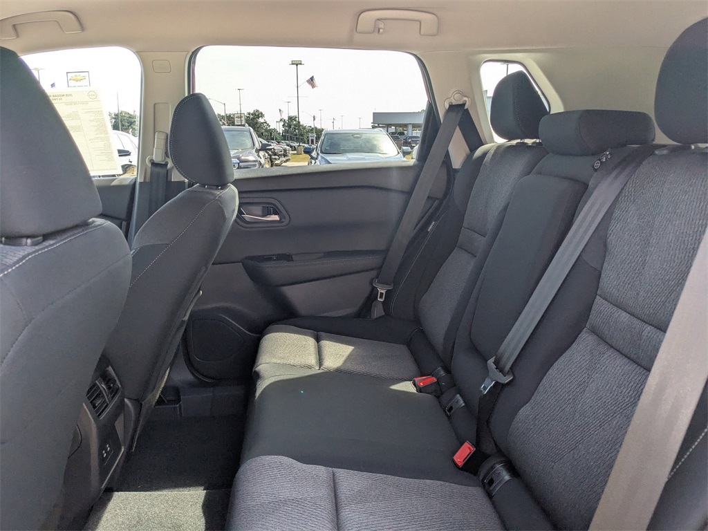 2026 Nissan Rogue SV photo 11