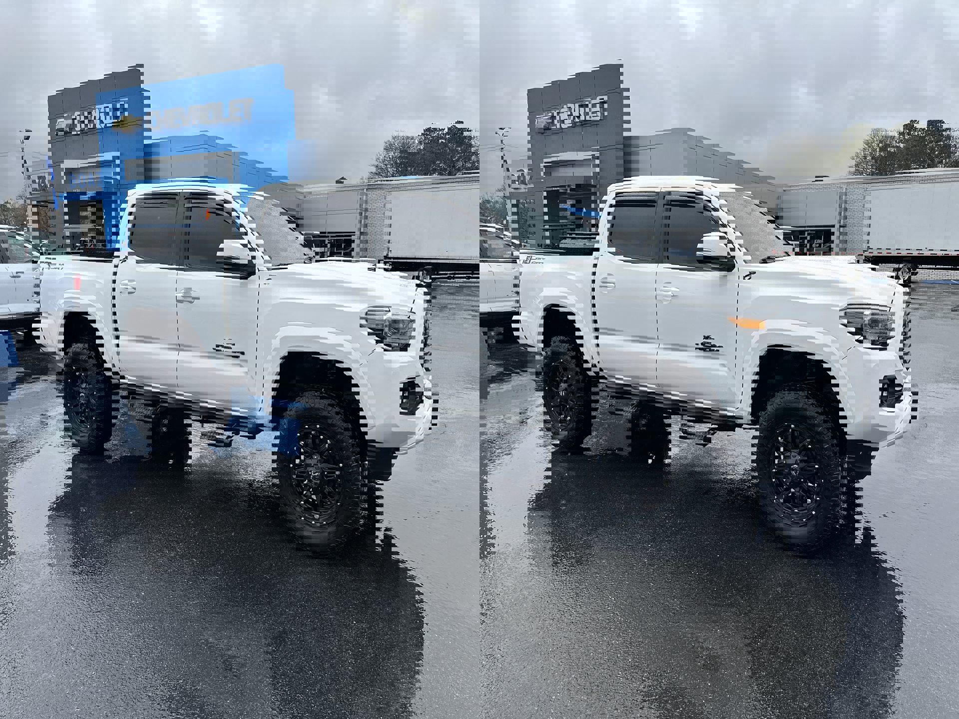 2022 Toyota Tacoma TRD Sport's photo