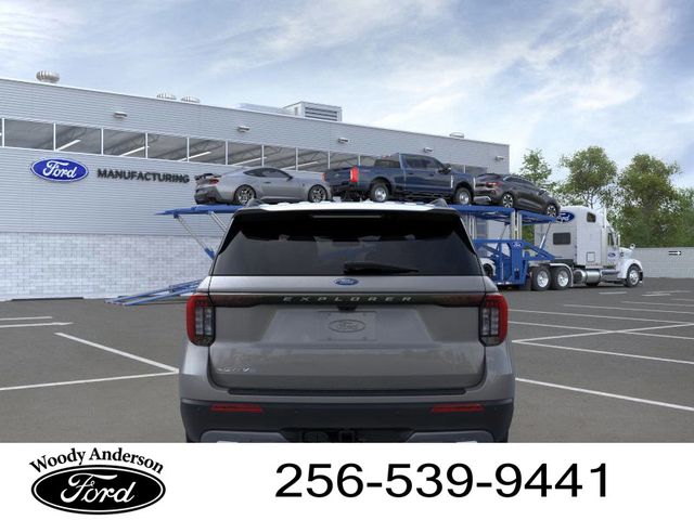 2025 Ford Explorer photo 3