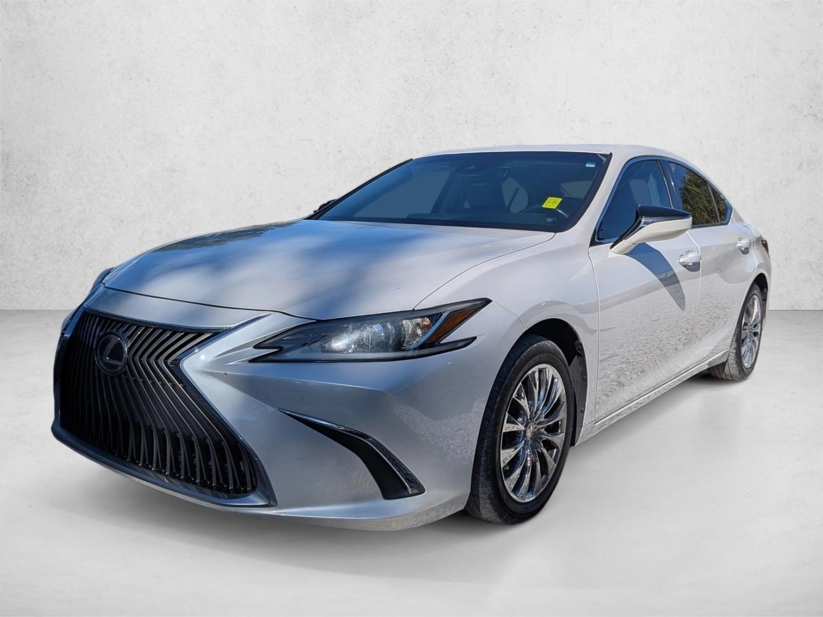 2020 Lexus ES 350's photo