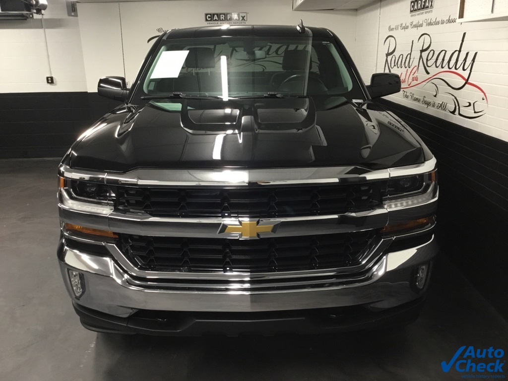 2017 Chevrolet Silverado 1500 LT photo 3