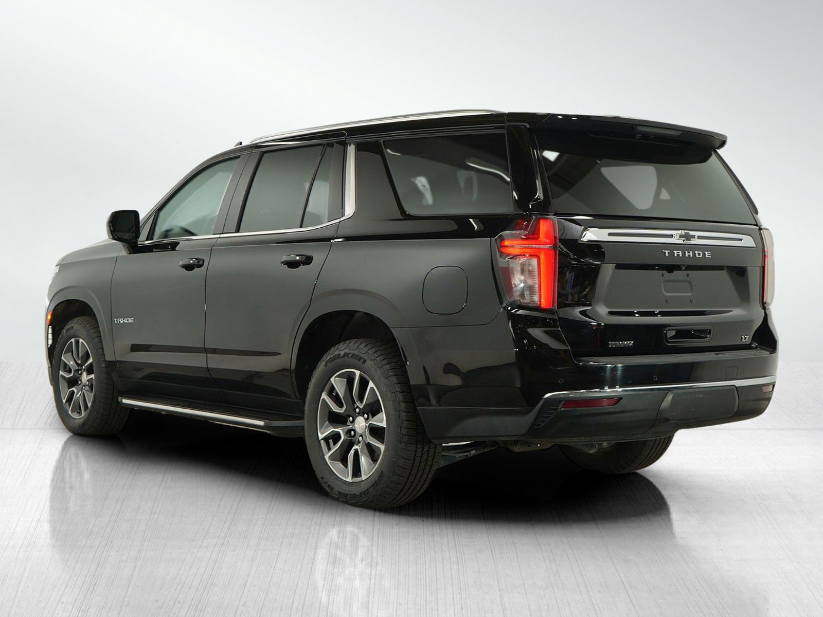 2023 Chevrolet Tahoe LT photo 3