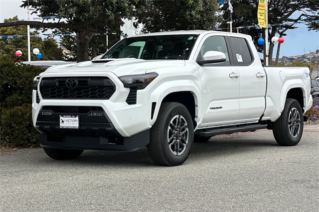 2025 Toyota Tacoma TRD Sport 4x4 Double Cab photo 8
