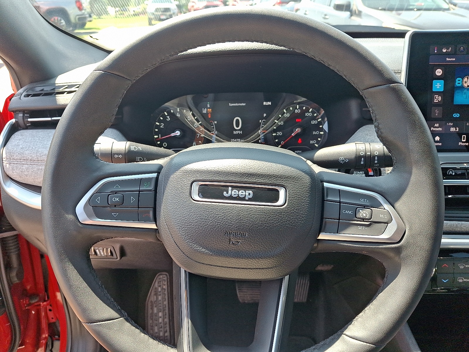 2023 Jeep Compass Latitude Lux photo 18