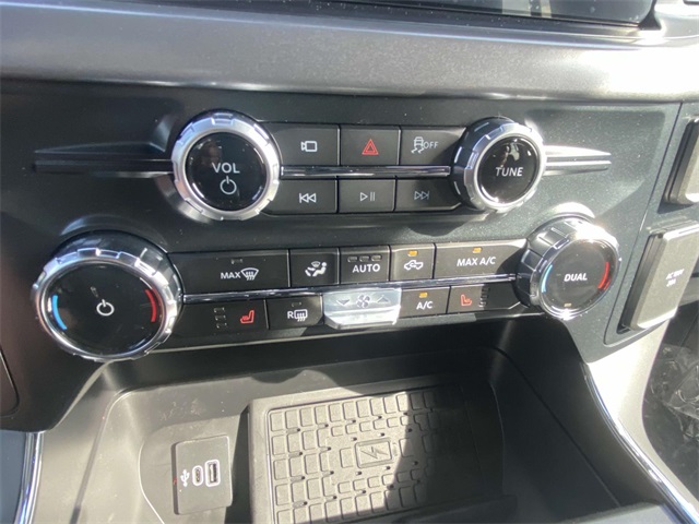2025 Ford F-150 XLT photo 16