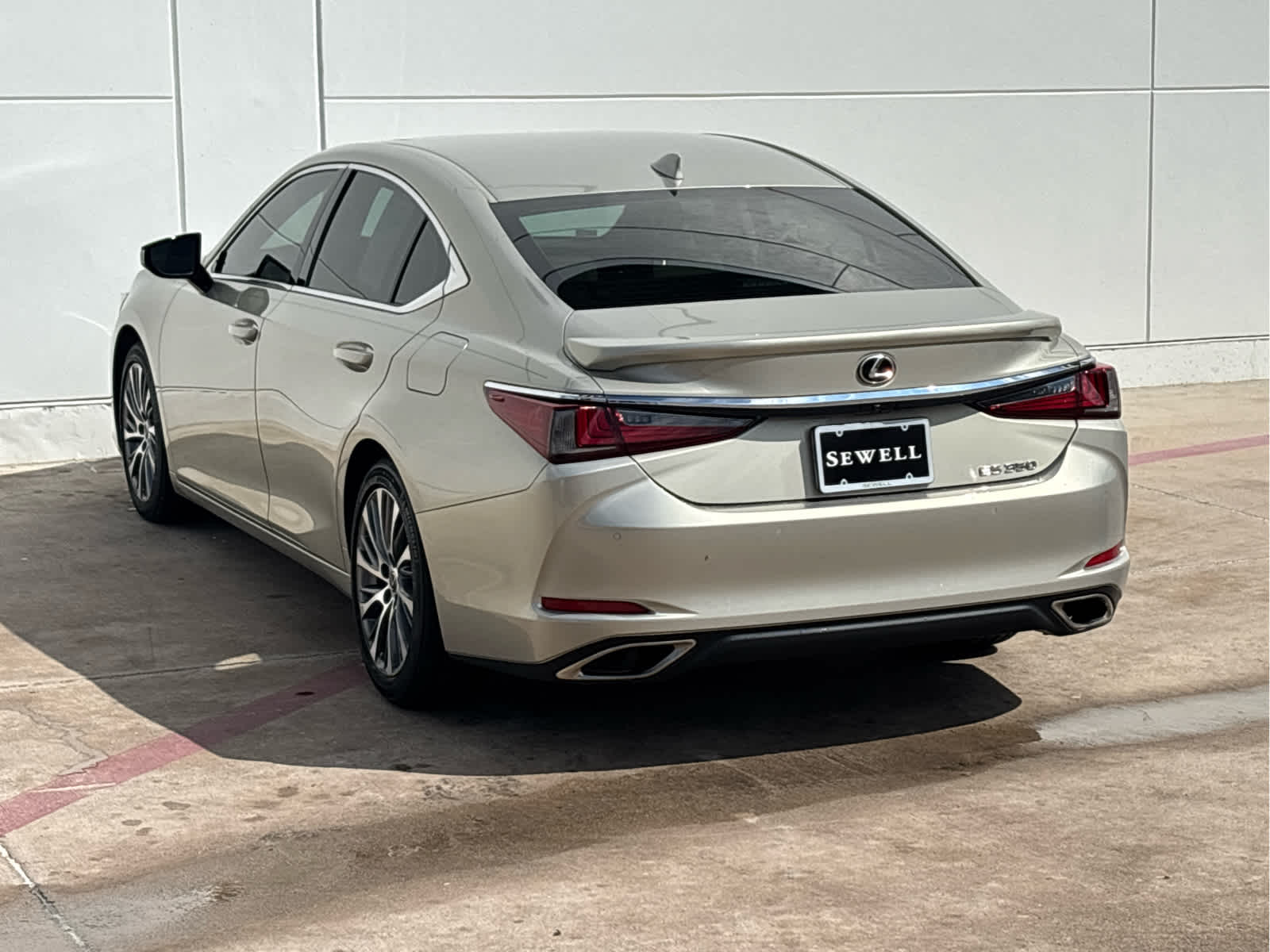 2020 Lexus ES 350 Luxury photo 5