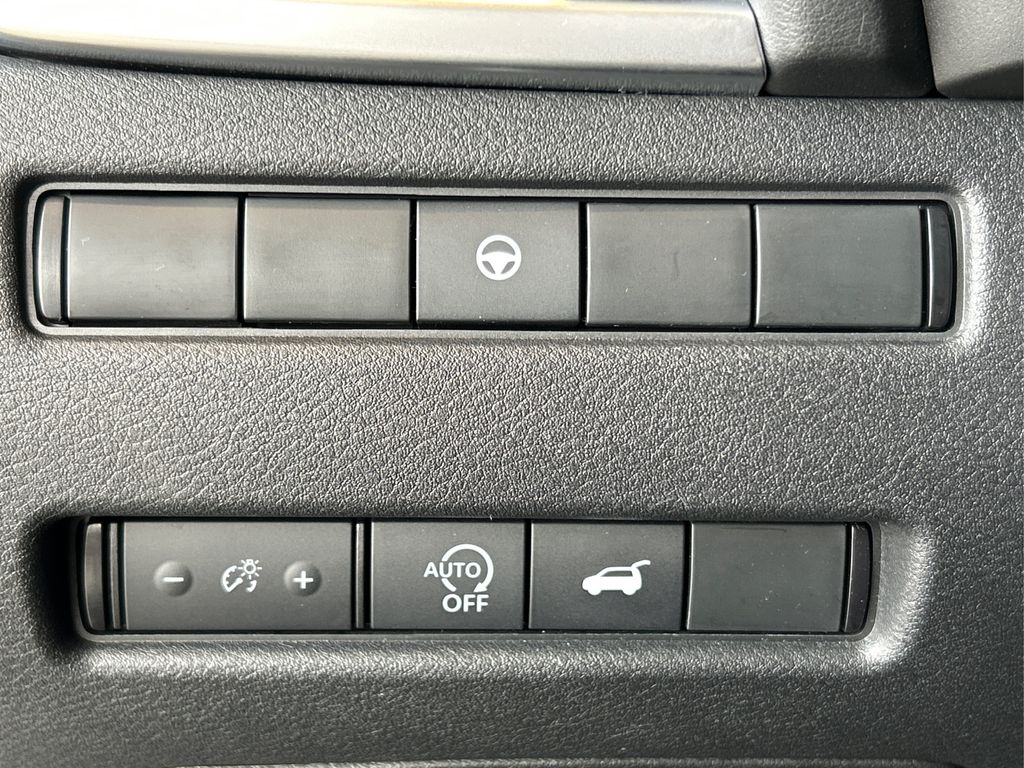 2023 Nissan Rogue SV photo 38