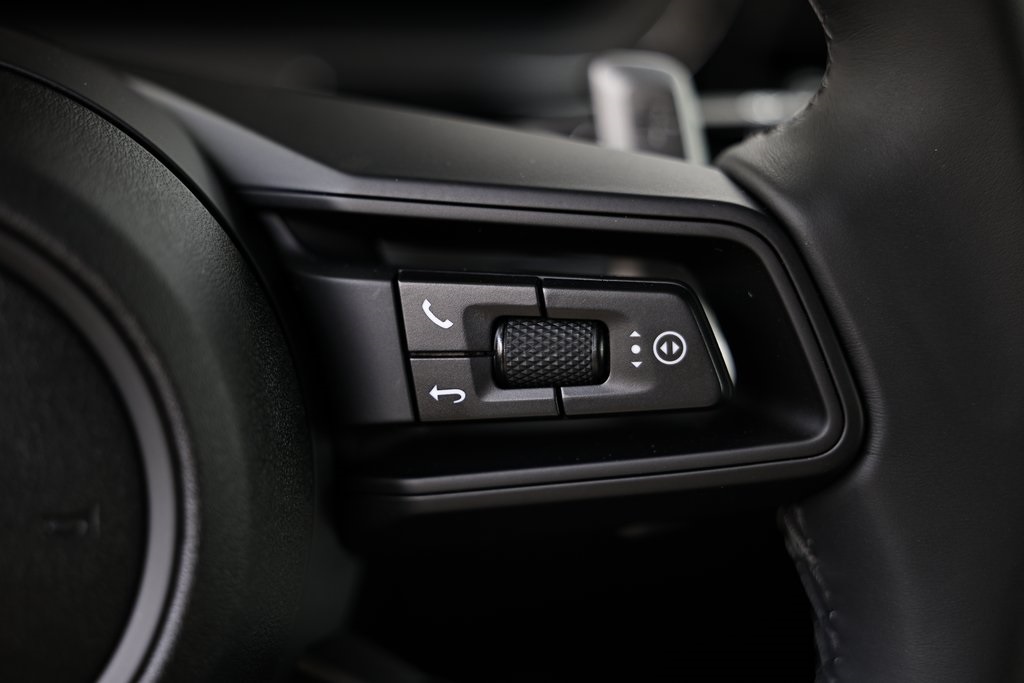 2025 Porsche Cayenne S E-Hybrid photo 35