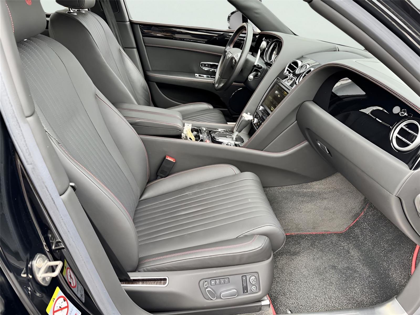 2018 Bentley Flying Spur V8 S photo 14