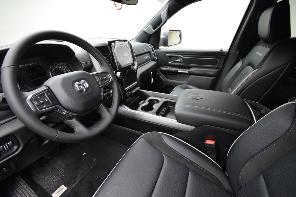 2025 Ram 1500 Laramie photo 13