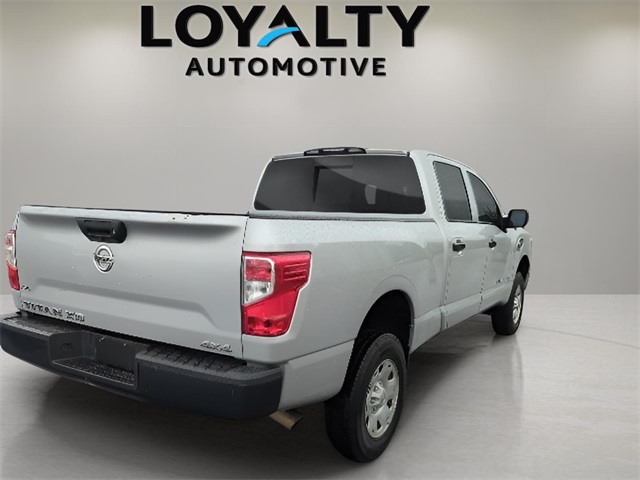 2019 Nissan Titan S Crew Cab photo 5