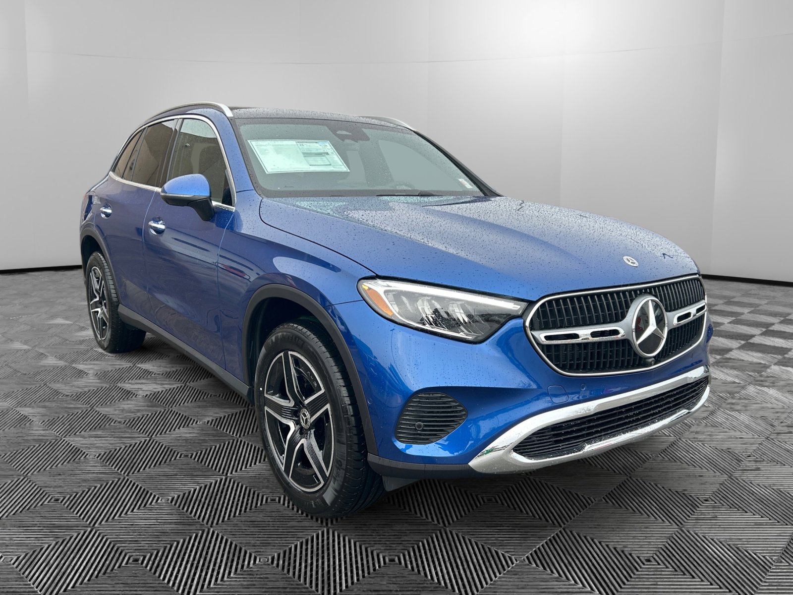 2026 Mercedes-Benz GLC Base's photo