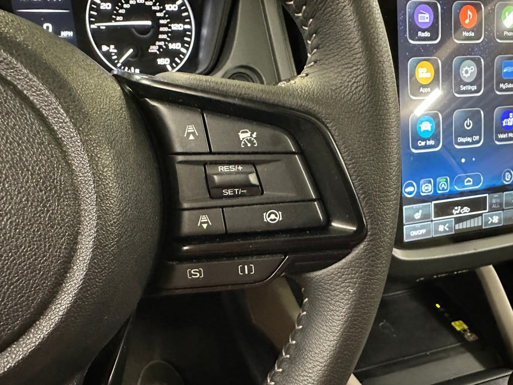 2025 Subaru Forester Premium photo 8
