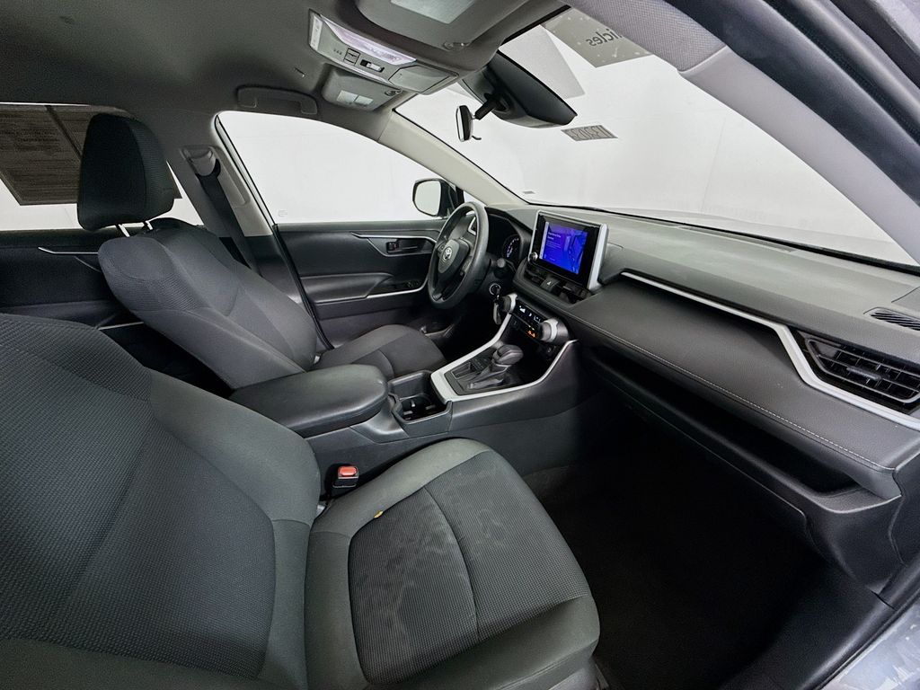 2024 Toyota RAV4 LE photo 25