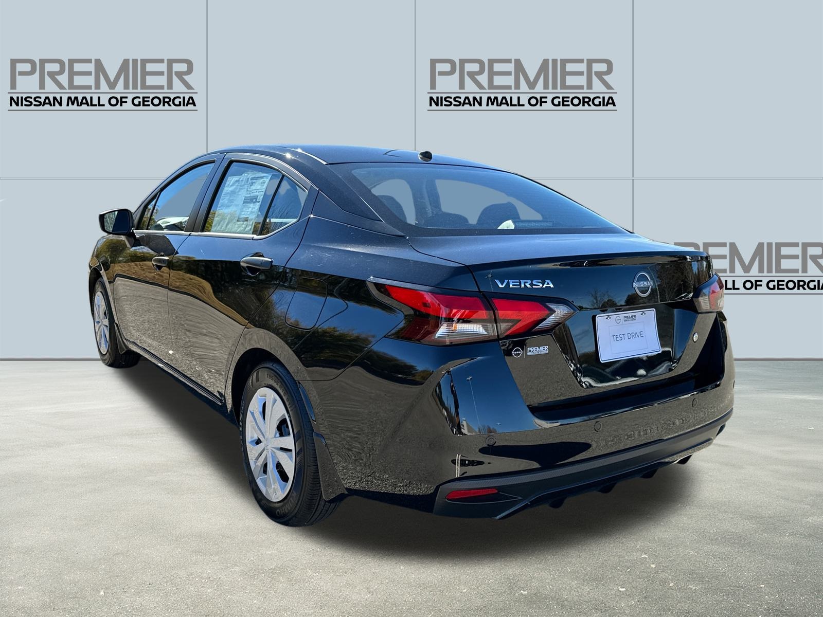 2025 Nissan Versa 1.6 S photo 4