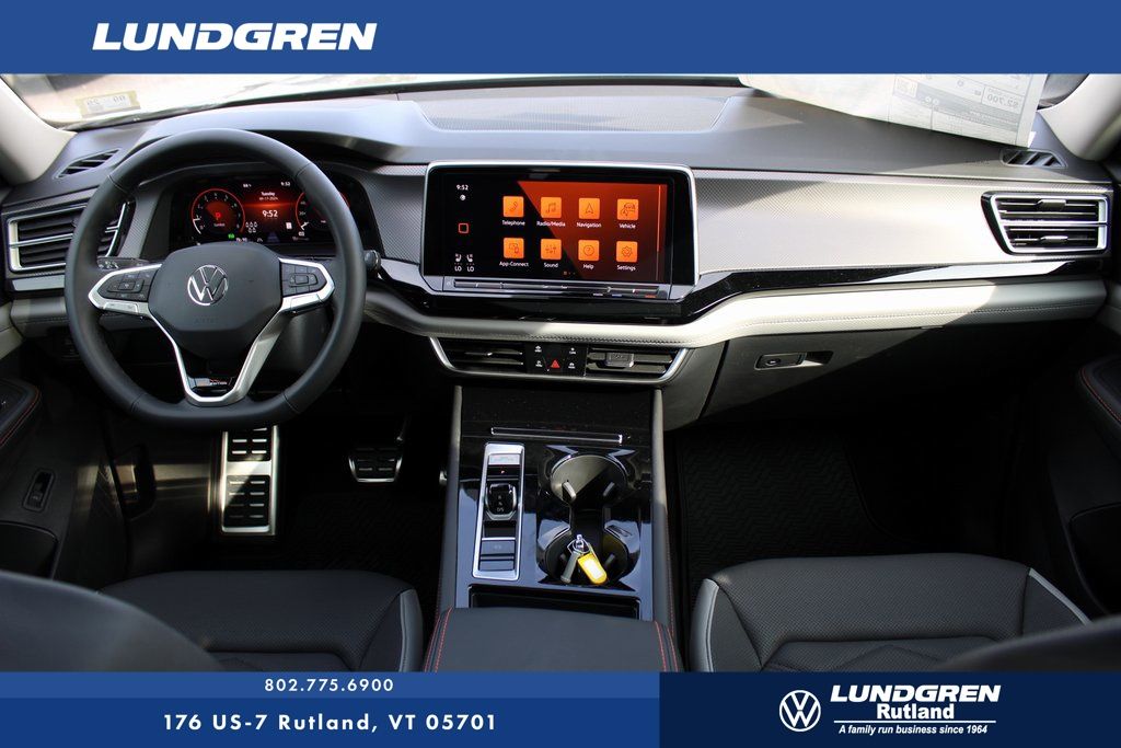 2024 Volkswagen Atlas Peak Edition SEL photo 16