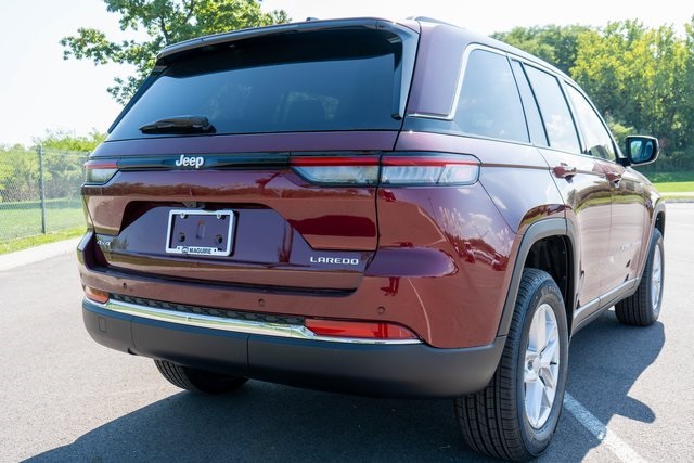 2025 Jeep Grand Cherokee Laredo X photo 3