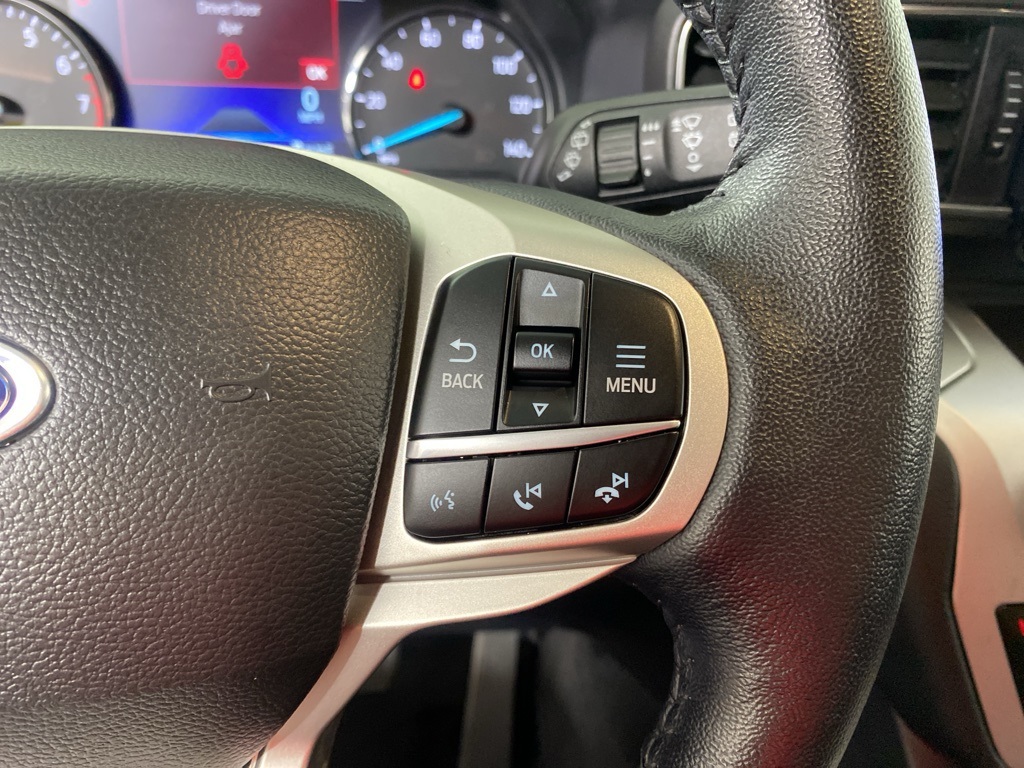 2022 Ford Explorer XLT photo 9